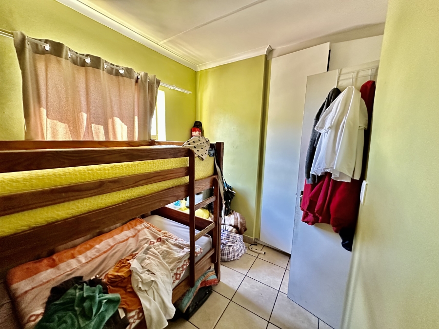 2 Bedroom Property for Sale in Goodwood Estate Western Cape